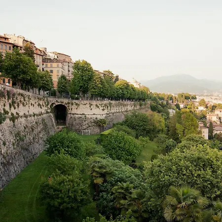 Apartamento Bilocale Con Terrazzo E Garage In Centro *