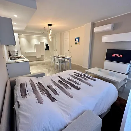 Apartamento Bilocale Con Terrazzo E Garage In Centro Bérgamo