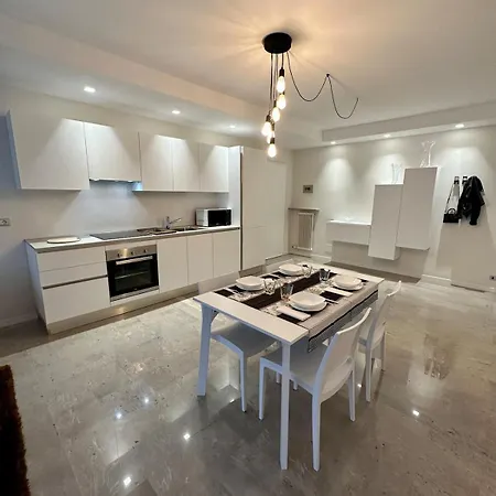 Apartamento Bilocale Con Terrazzo E Garage In Centro Bérgamo