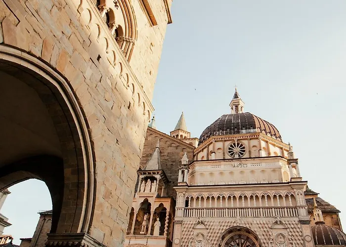 Centro - Via Tasso 50 アパート ベルガモ